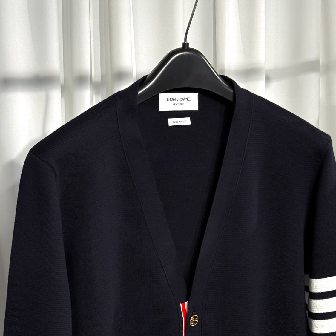 [새상품급/3] 25FW 톰브라운 밀라노 스티치 사선완장 가디건 골드  상품이미지3