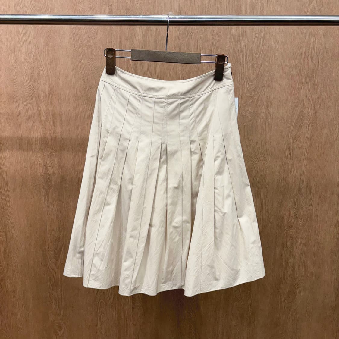 꾸레쥬 롱 스커트 와이드 박스 플리츠 디테일 플레어핏 아이보리 상품이미지2