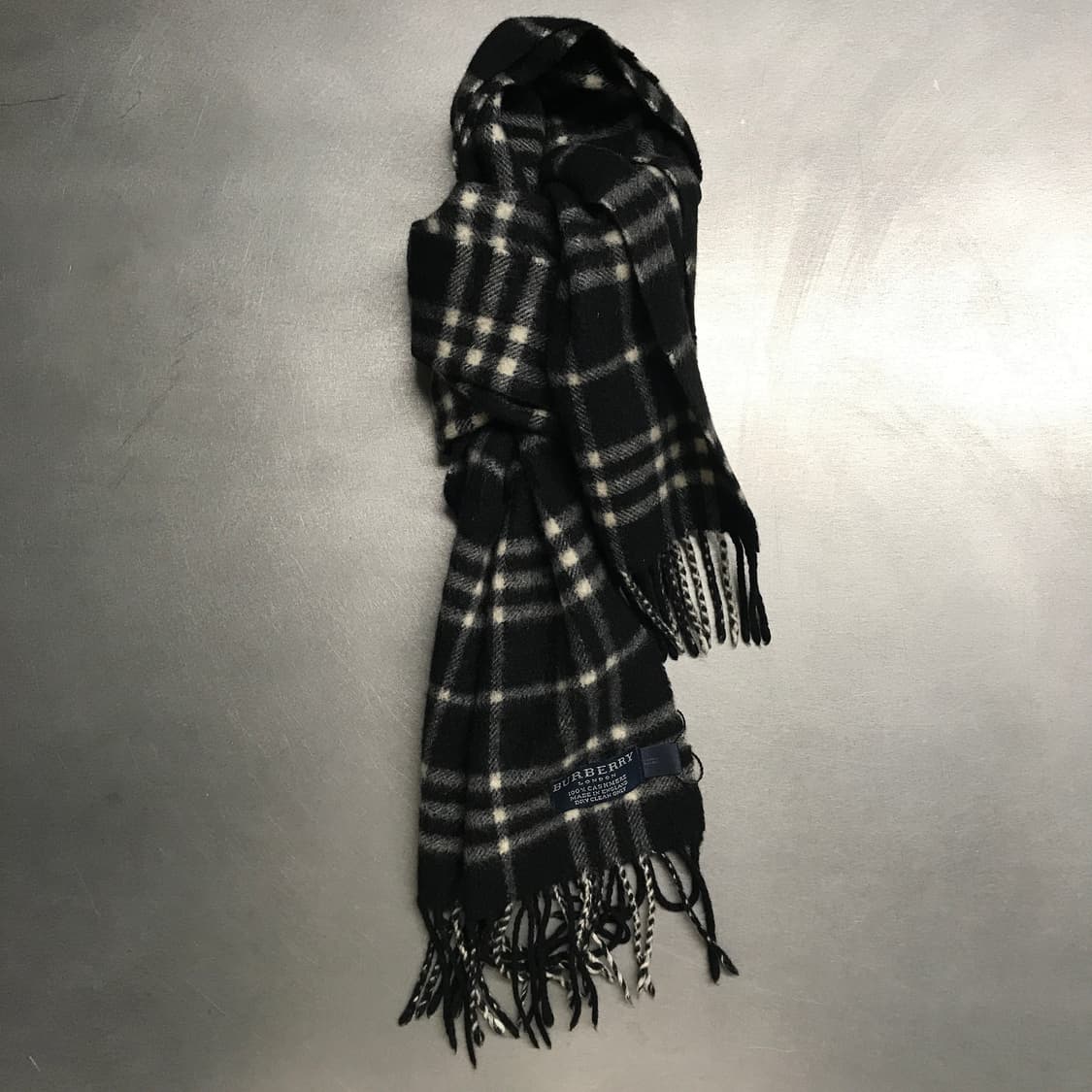 버버리 정품 캐시미어 머플러 블랙 상품이미지1