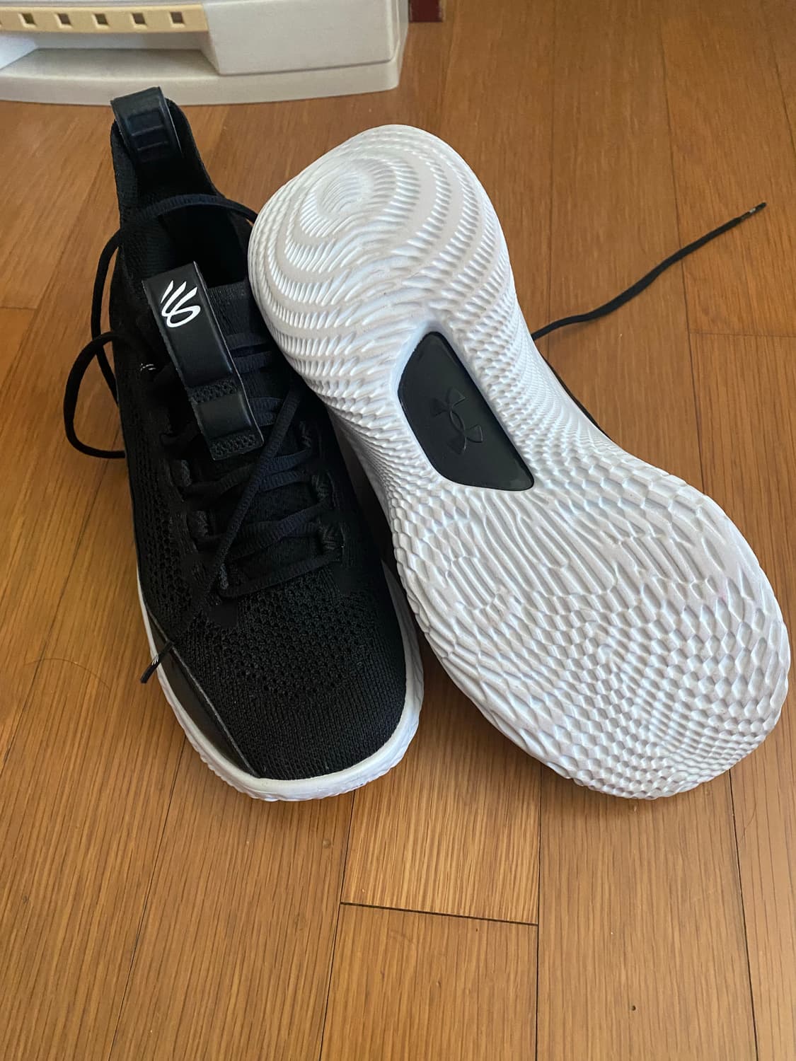 언더아머 커리8 블랙 260 상품이미지3