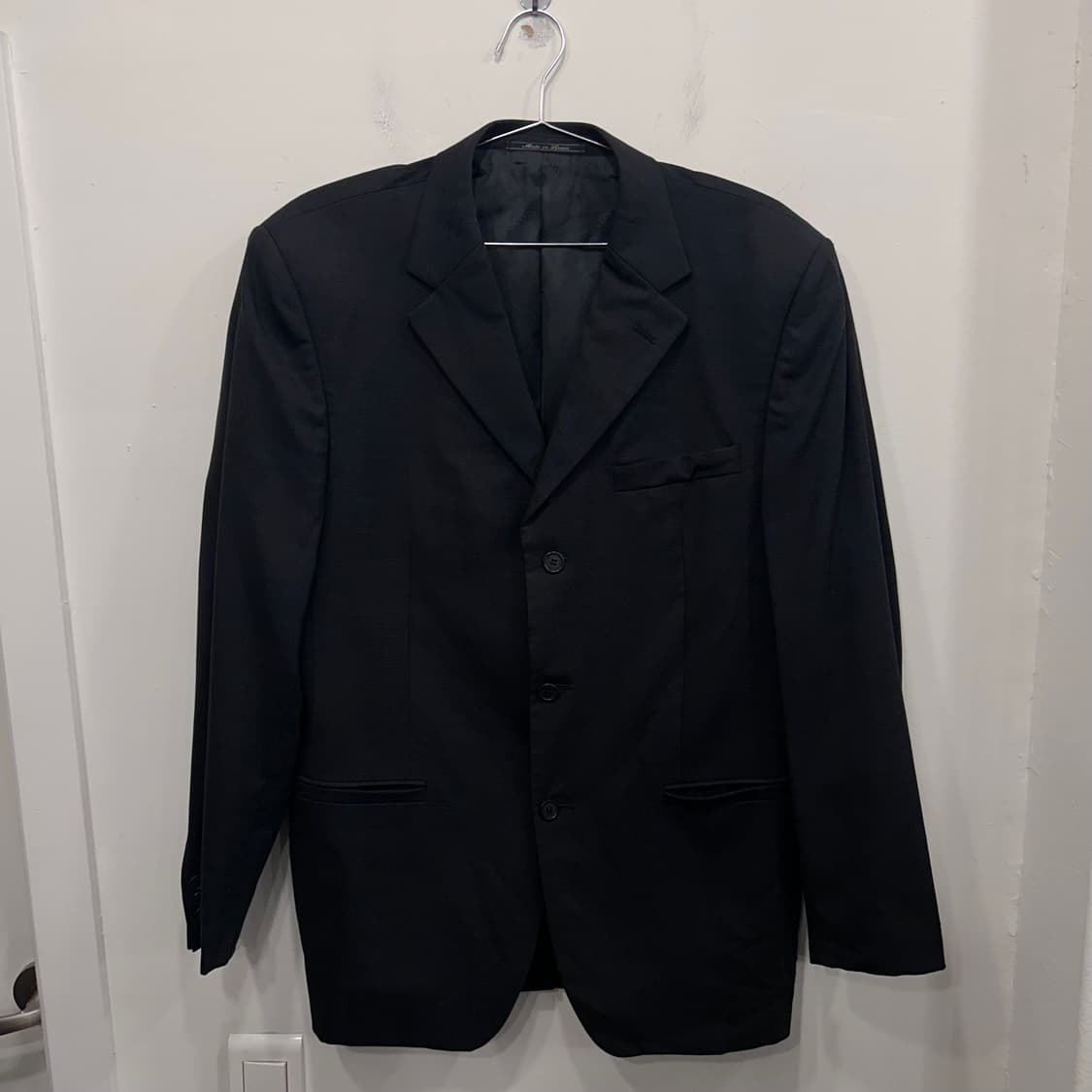 베르사체 클래식 쓰리버튼 숄더패치 블레이져 상품이미지2