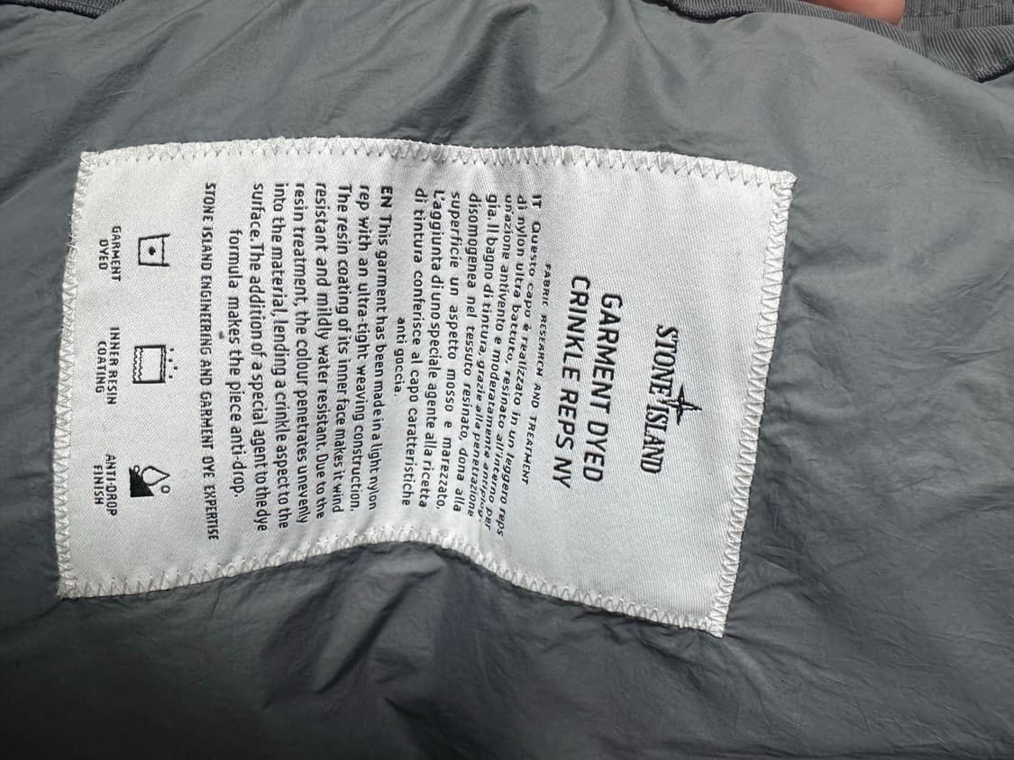 [M] 스톤 아일랜드 크링클 랩스 리사이클 나일롱 패딩 시멘트 상품이미지4