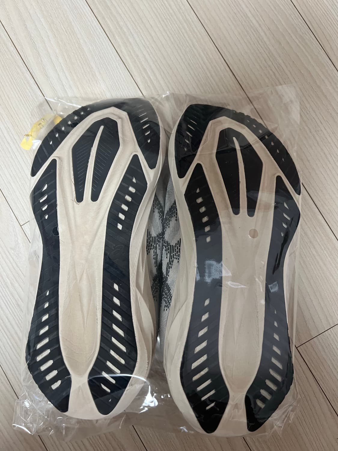 아식스 노바블라스트5 265사이즈 상품이미지5