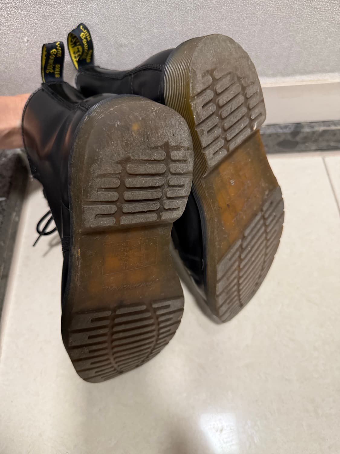 닥터마틴 1460 8홀 부츠 블랙 UK4 상품이미지5