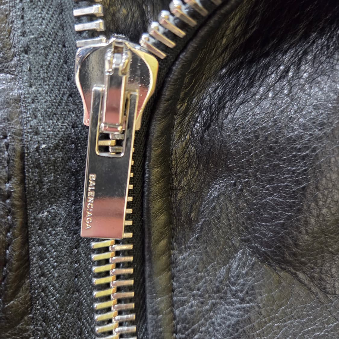 발렌시아가 크롭 라이더 자켓 상품이미지3