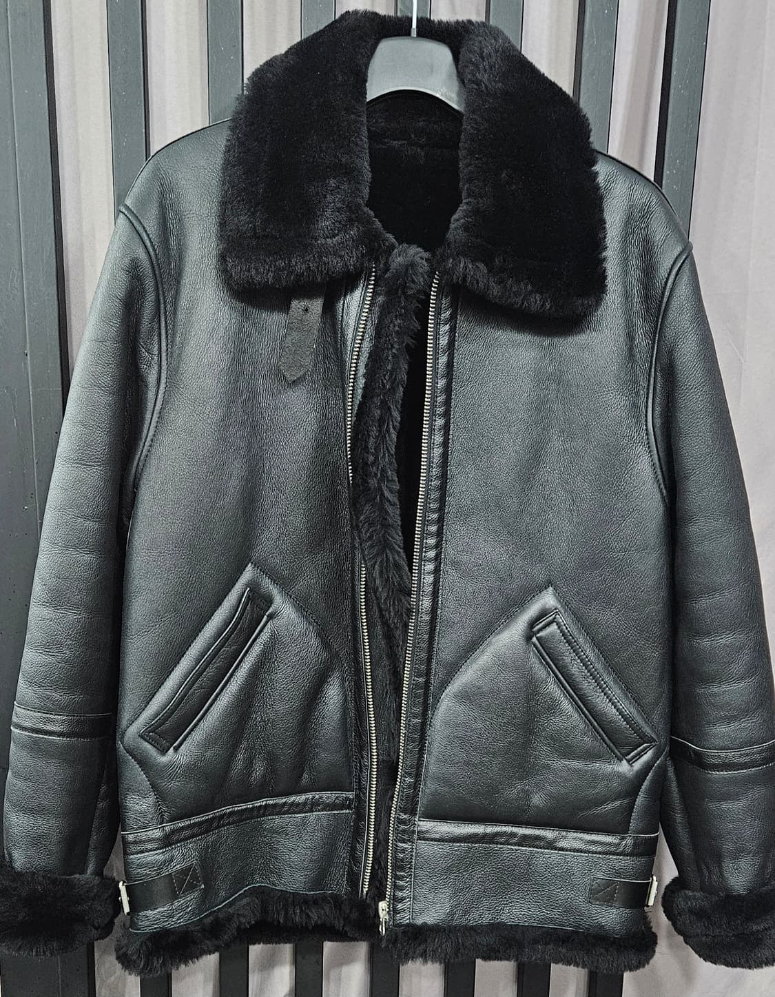 엑스톤즈(XTONZ) B-3 양가죽 무스탕 자켓 L 상품이미지1