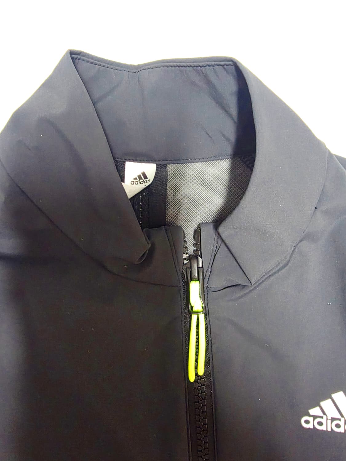 [아디다스] 차콜 네온 포인트 3선 런닝코어 바람막이 조끼 S (가슴42 상품이미지3