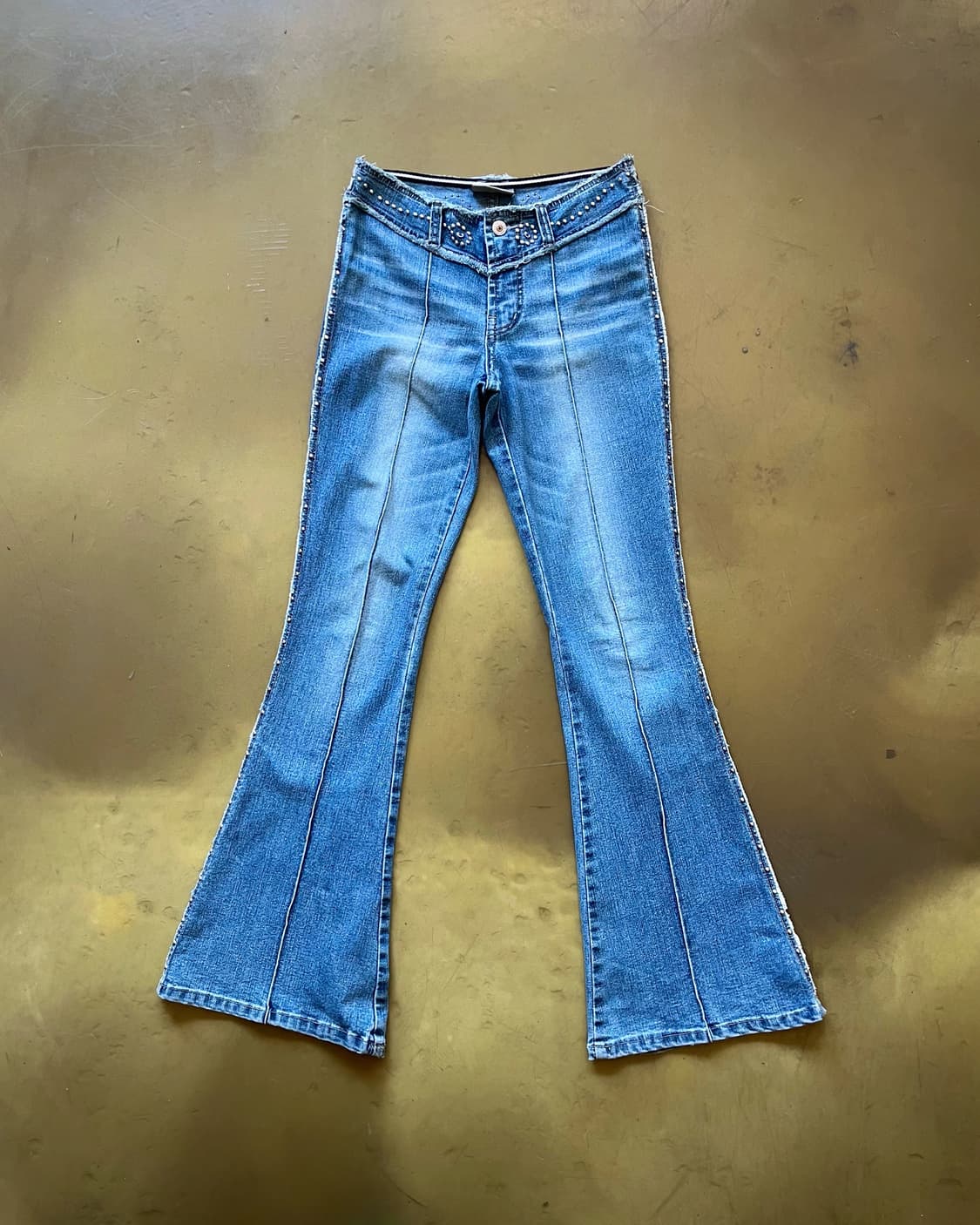 CFLINE JEANS Studs & Gem Flare Jeans 상품이미지4