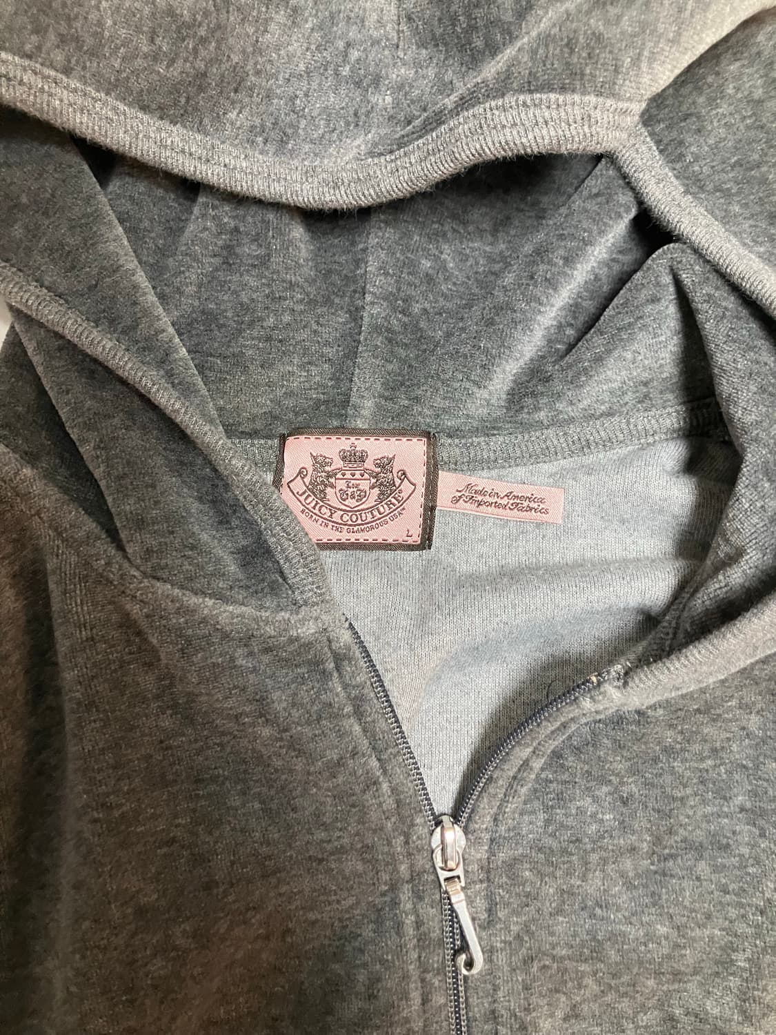 Y2K 쥬시 꾸뛰르 다크 그레이 챠콜 핑크 프린트 벨루어 후드 집업 상품이미지5