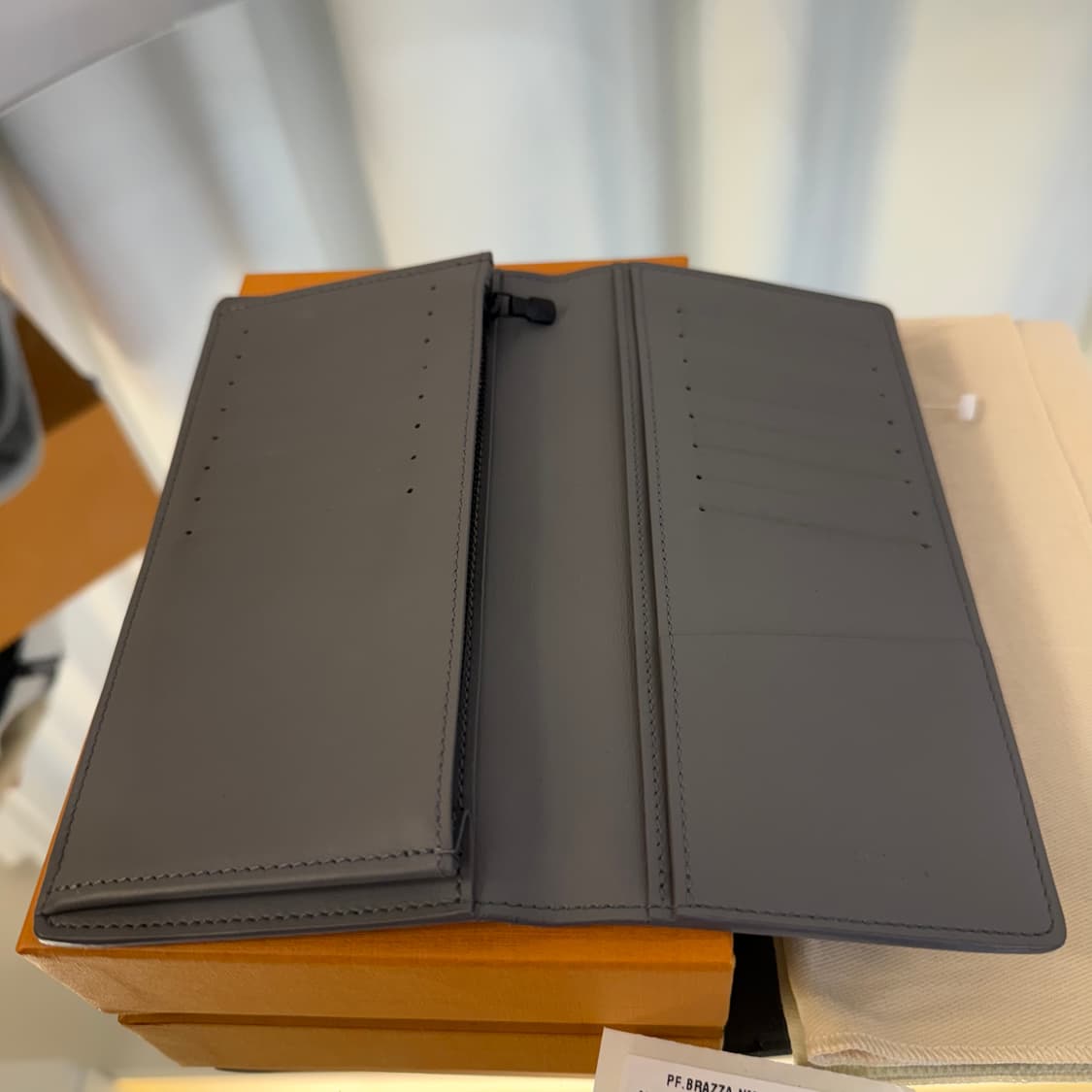 [정품] 루이비통 쉐도우 모노그램 레더 브라짜 월릿 장지갑 M62900 상품이미지5