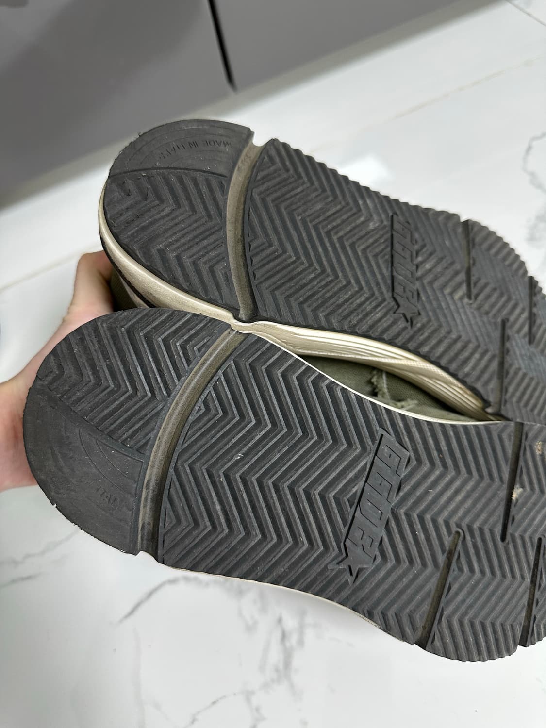 골든구스 러닝 스니커즈 카키 42사이즈 상품이미지5