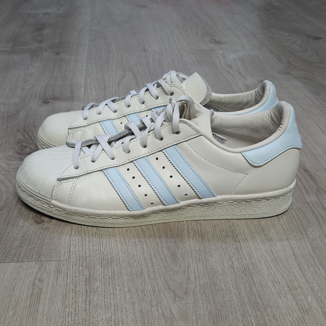 270 ) 아디다스 슈퍼스타82 클라우드 화이트 스카이 틴트 상품이미지5