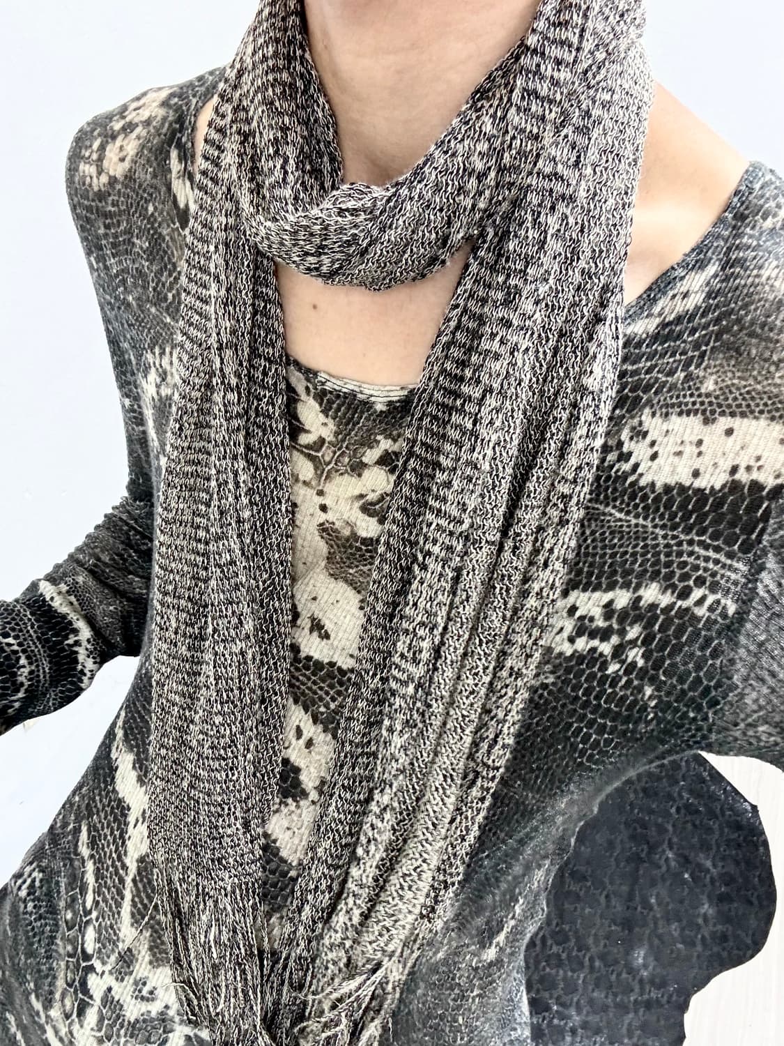 “Vintage” Grey Scarf 상품이미지2