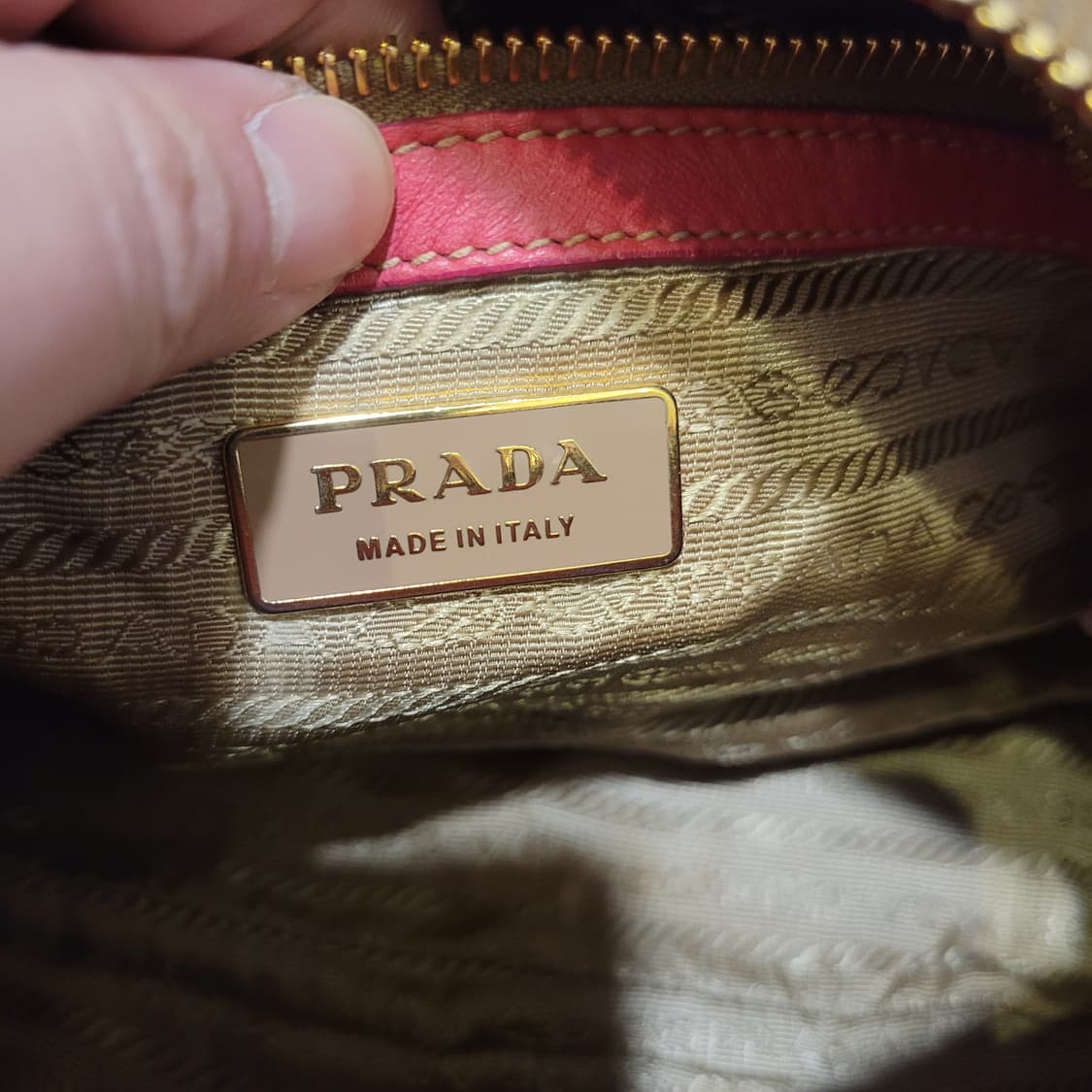 프라다 고프레 레더 숄더백 상품이미지6