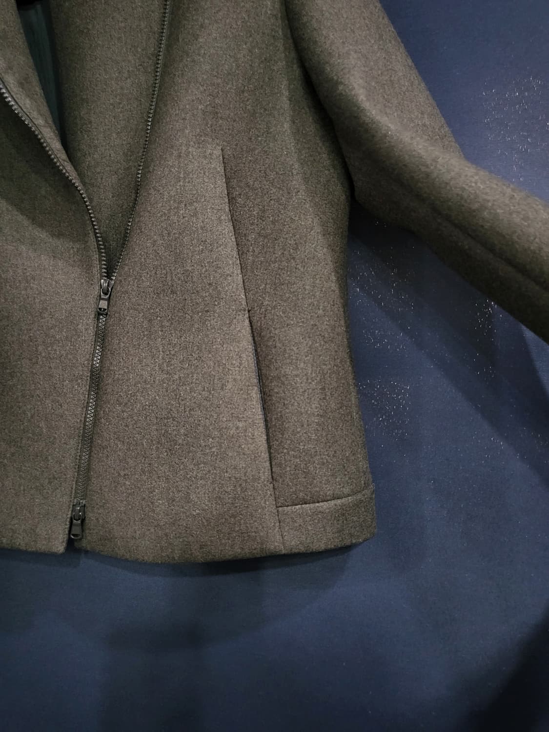 브루넬로 쿠치넬리 사선집업 울 혼방자켓 상품이미지5