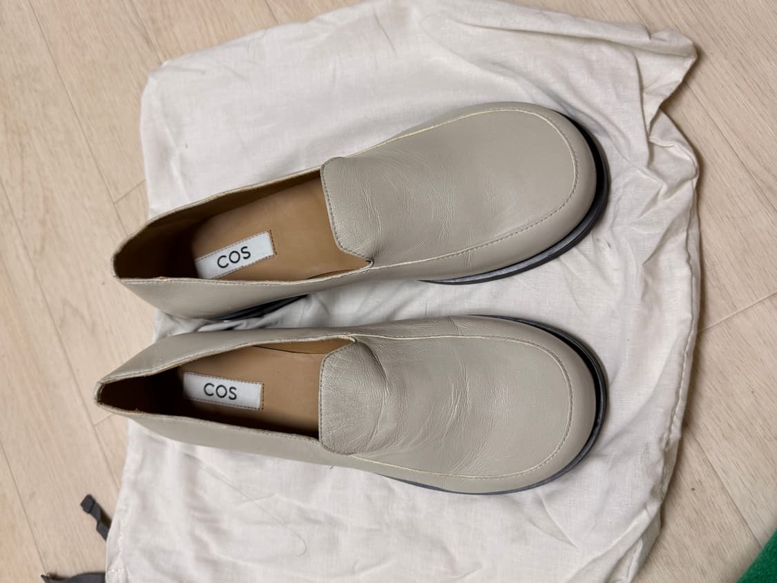 COS 아이보리 로퍼 상품이미지2