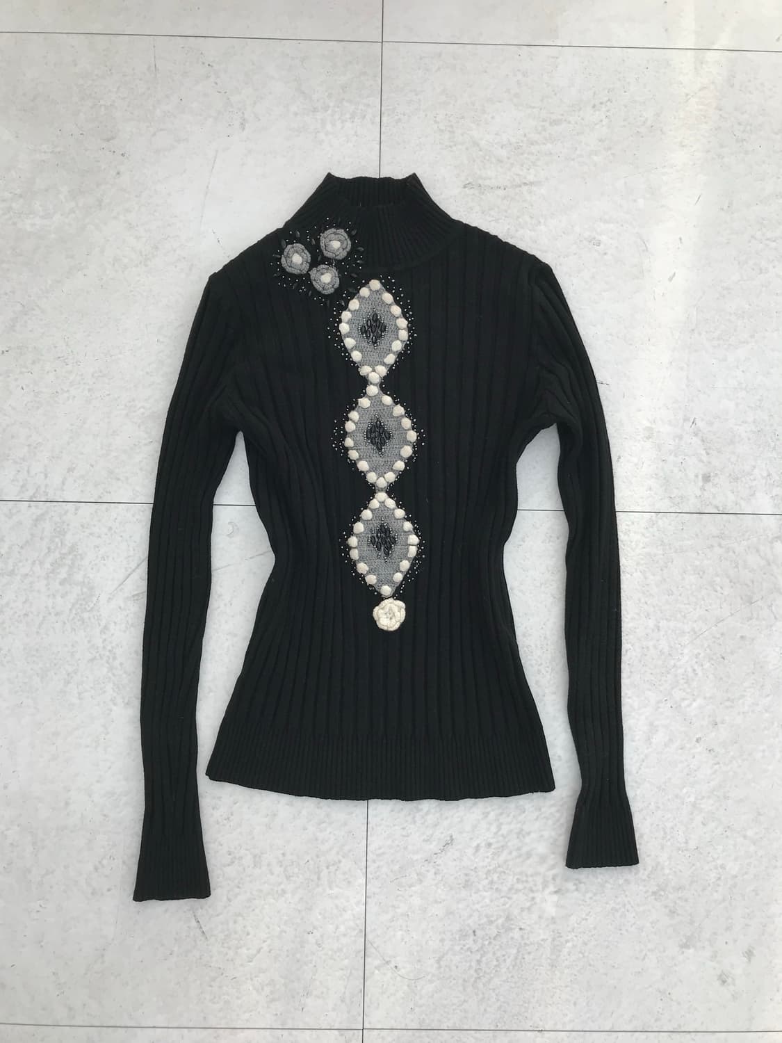 비즈 터틀넥 슬림탑 상품이미지1