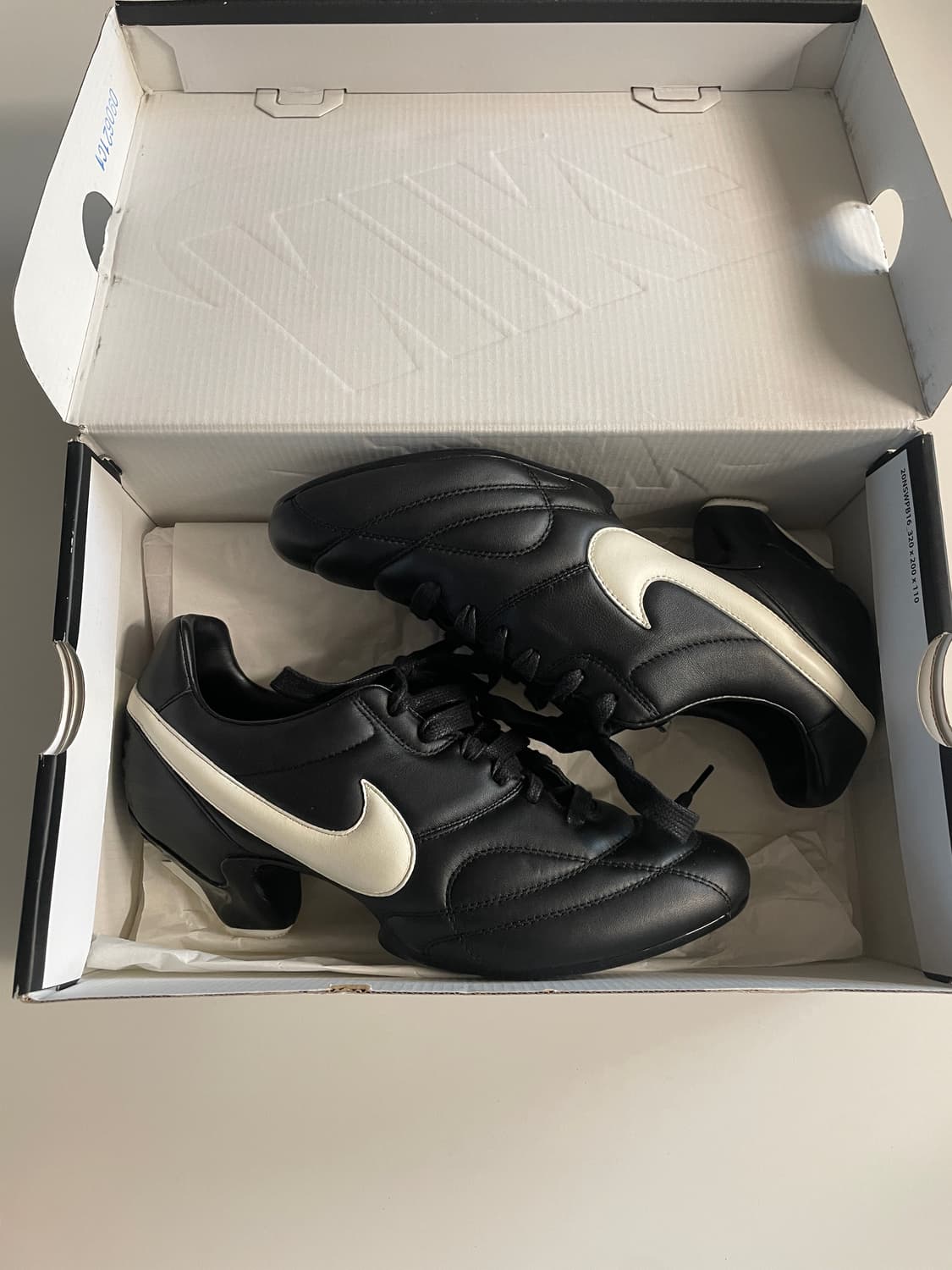 나이키 x 꼼데가르송 프리미어 힐 스니커즈 250 상품이미지1