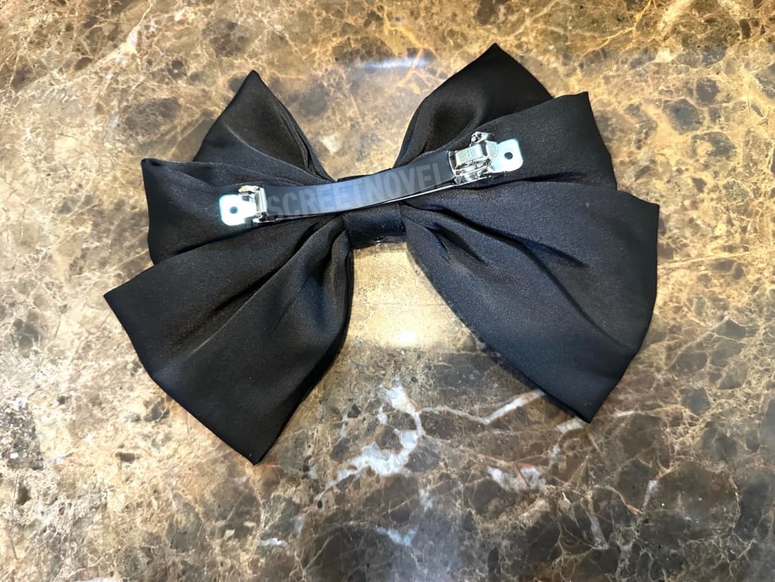 프라다 화이트로고 헤어핀 블랙 상품이미지8