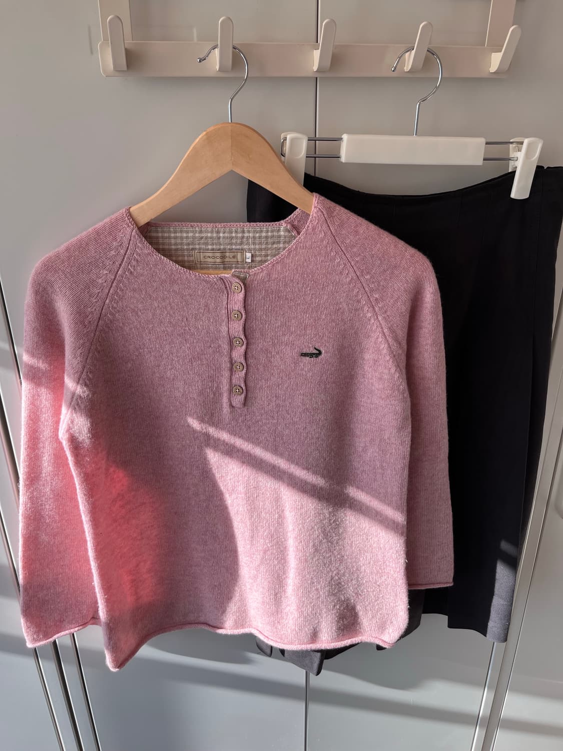 크로커다일 우드단추 연분홍 울니트 상품이미지9