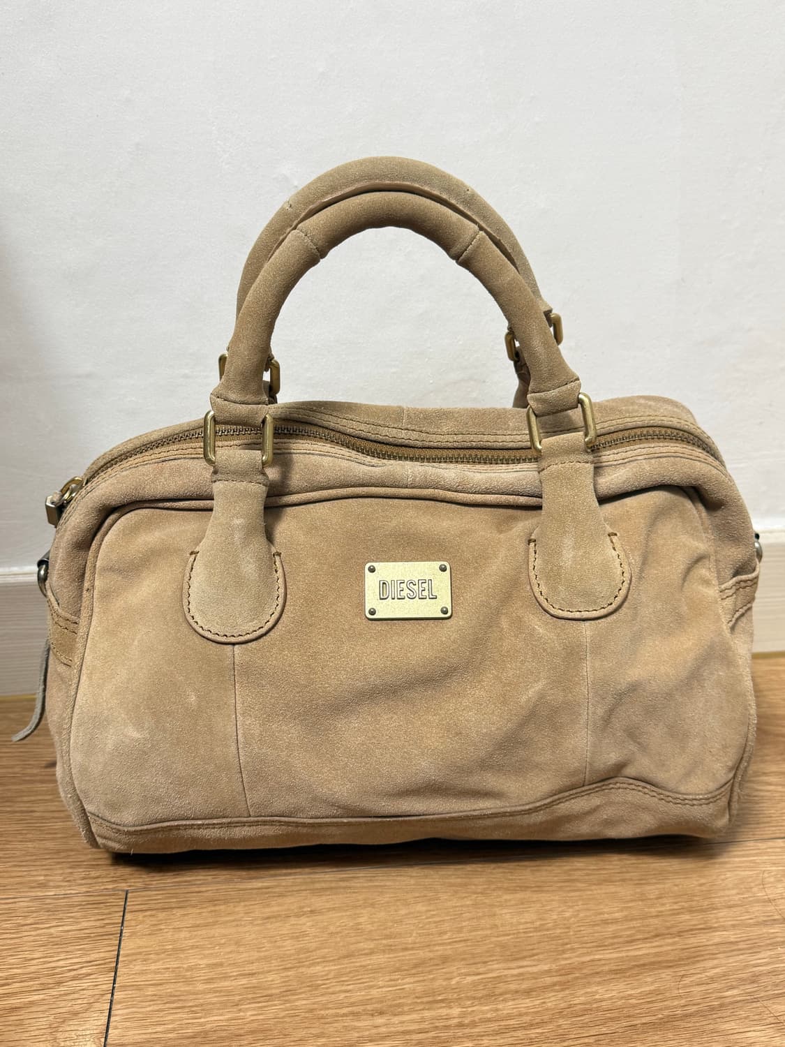 디젤 스웨이드 토트백 크로스백 상품이미지1