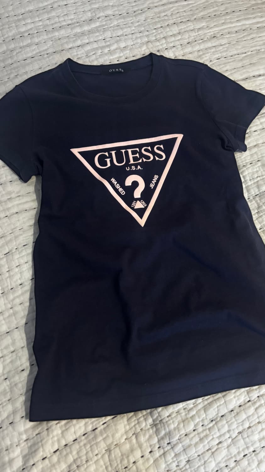 대대장 희귀매물 딸기우유 게스 네이비 핑크 딱붙핏 반팔 판매 솜빈티지 상품이미지2