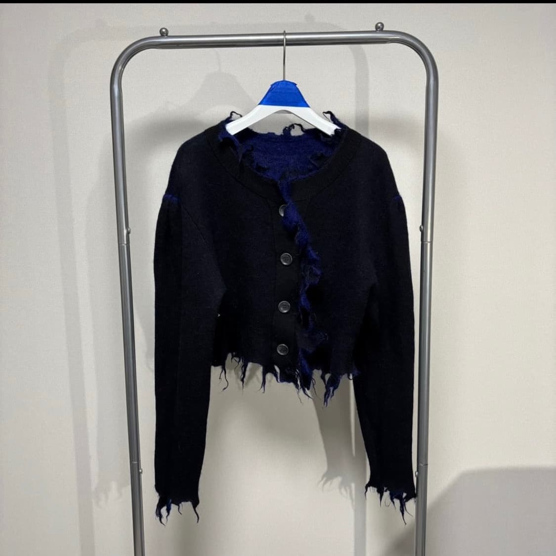 F) 퍼버즈 PERVERZE 모헤어 리버서블 데미지 가디건 상품이미지1