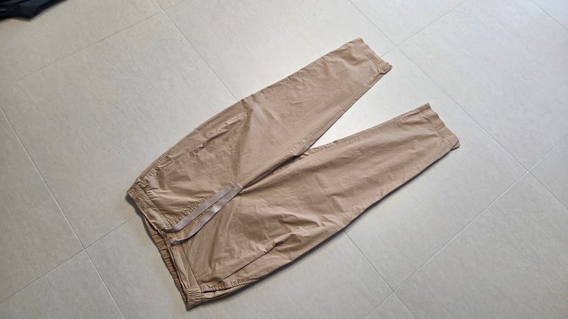 일꼬르소 원턱 밴딩 베이지 스트링 팬츠  상품이미지2