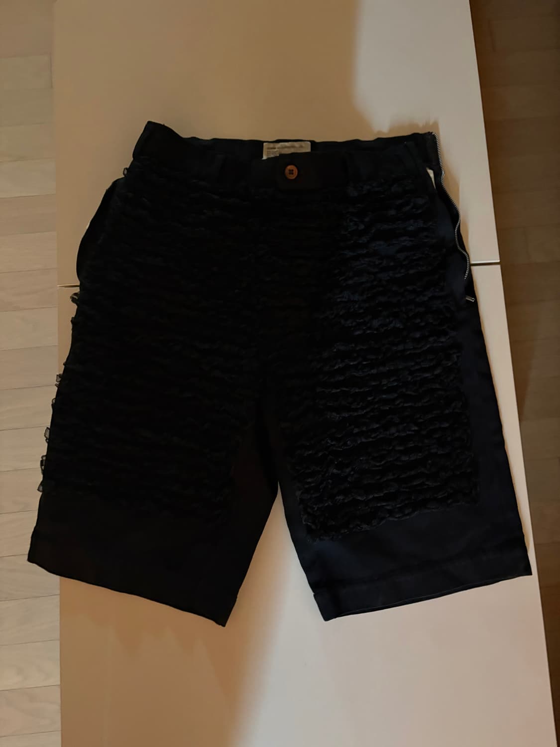 꼼데가르송 프릴 숏 팬츠 상품이미지1