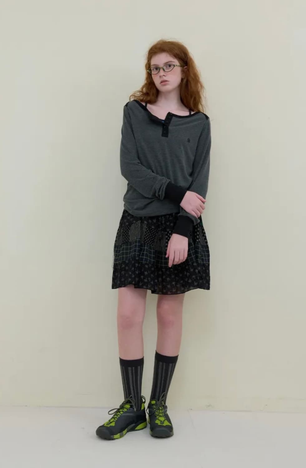 노컨텐츠 227 보트넥 스트라이프 블랙 단추 오프숄더 상품이미지8