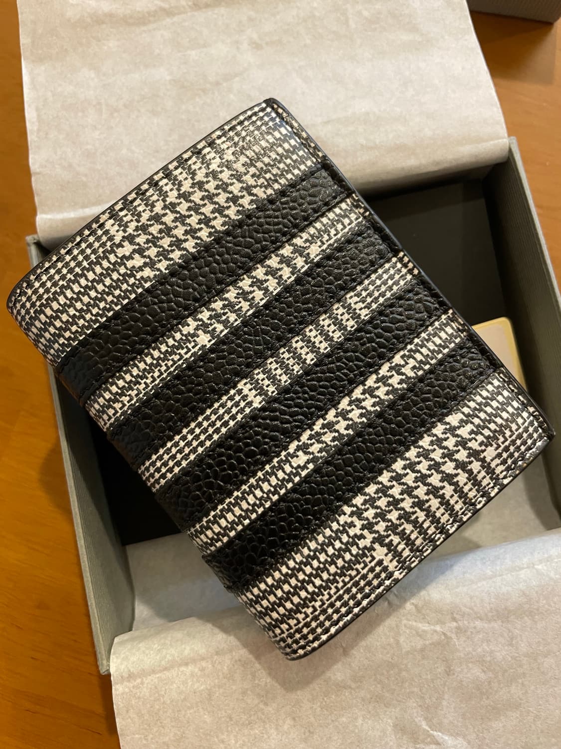 톰브라운 카드지갑 한정판 상품이미지1