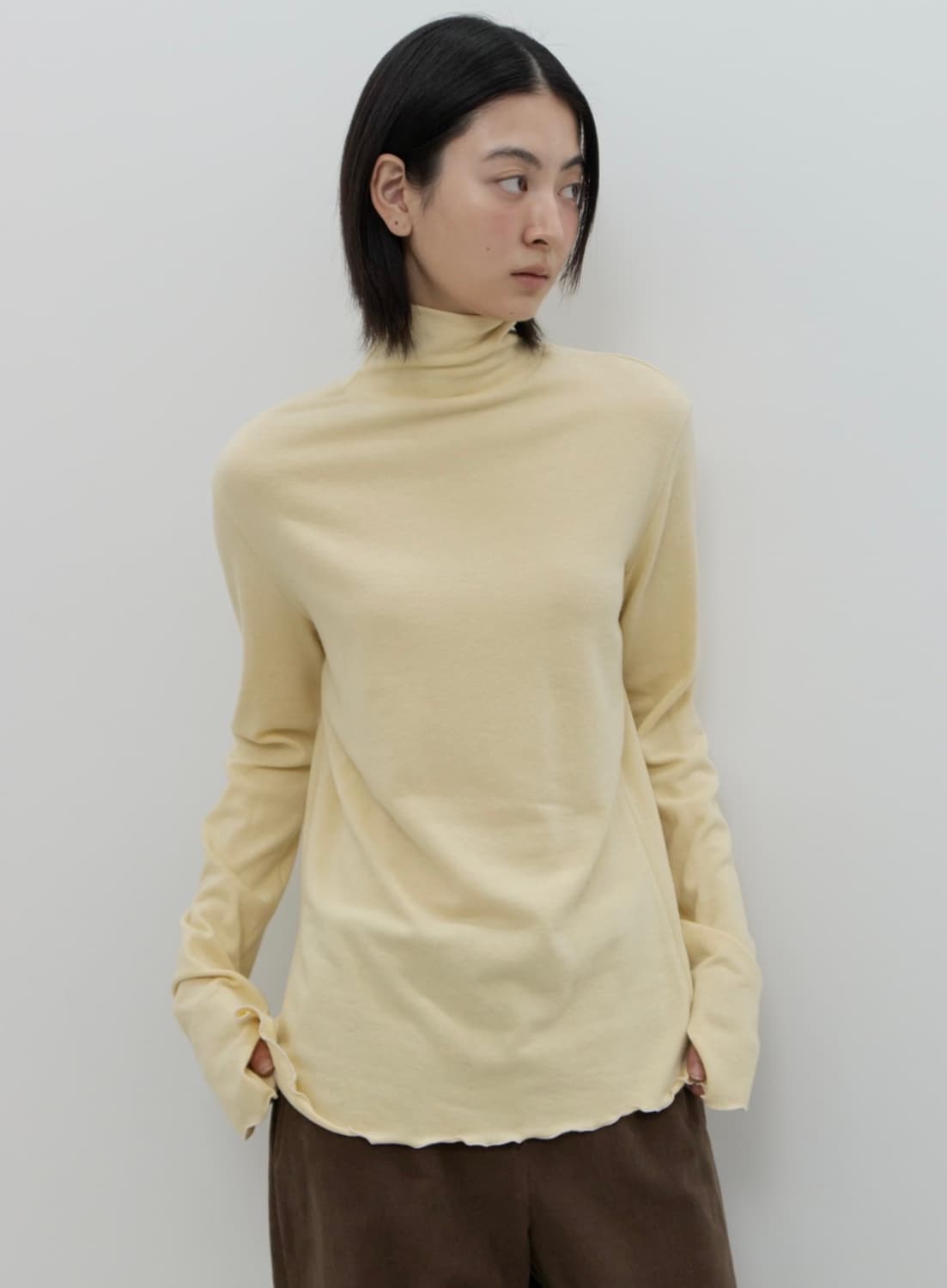 지비에이치어패럴 LOOSE FIT TURTLE NECK TOP / YEL 상품이미지1