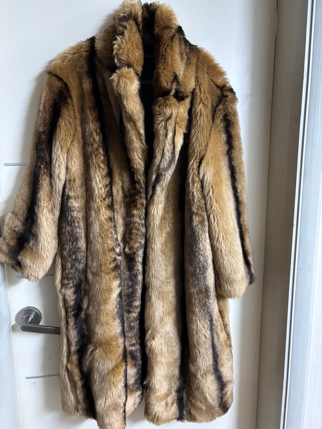 앤아더 스토리즈 퍼코트 40사이즈 상품이미지1