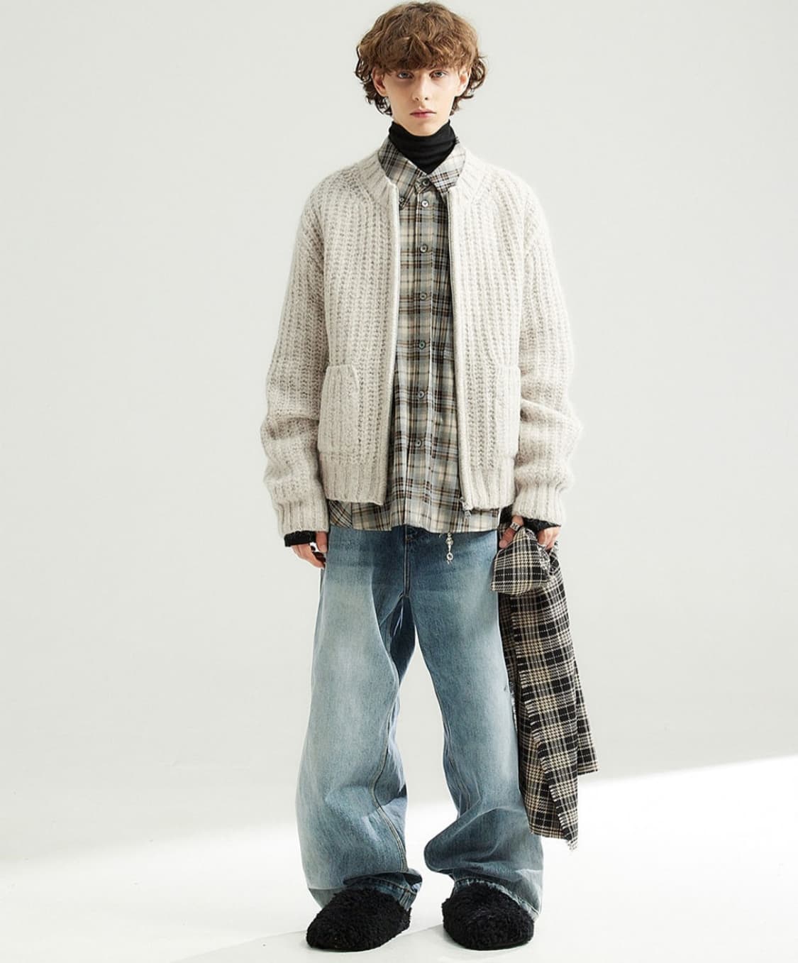 알렌느 알파카 청키 라운드 넥 집업 니트 가디건 오트밀 그레이 상품이미지2