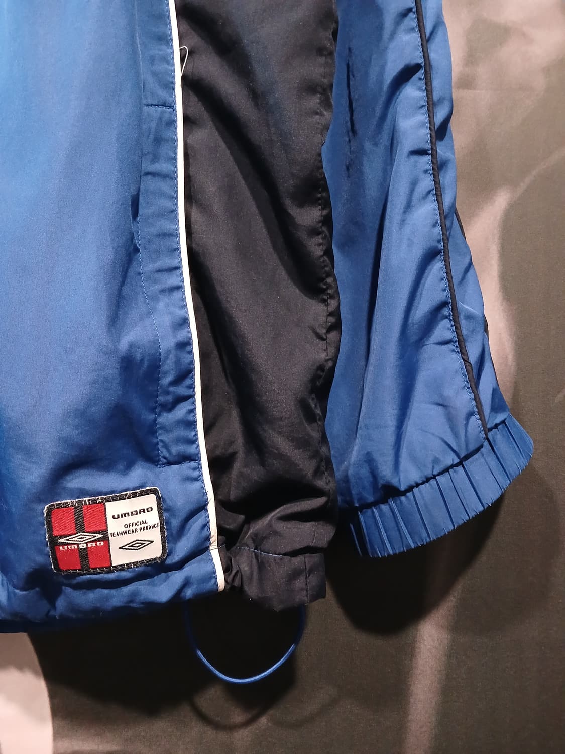 엄브로 올드스쿨 바람막이 상품이미지3