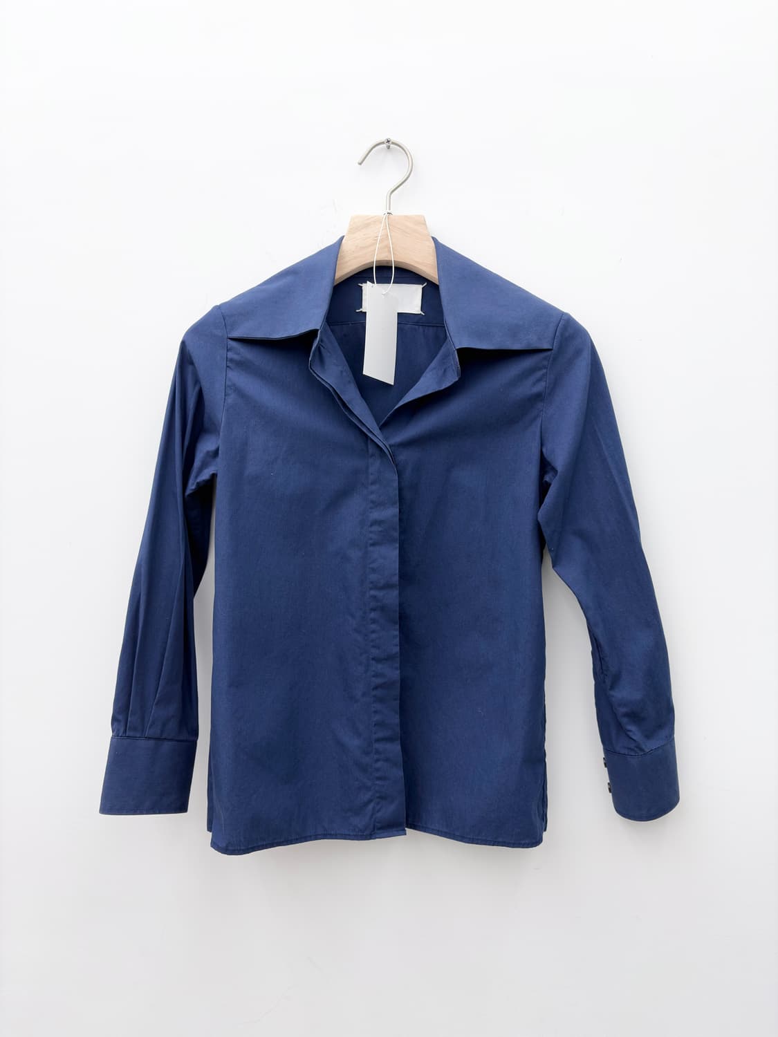 HIDDEN COLLAR SHIRT 상품이미지1