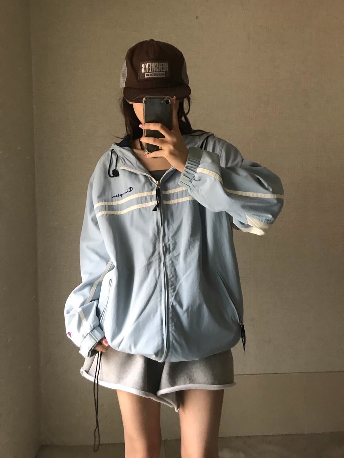 챔피온 연하늘 오버핏 바람막이 상품이미지2