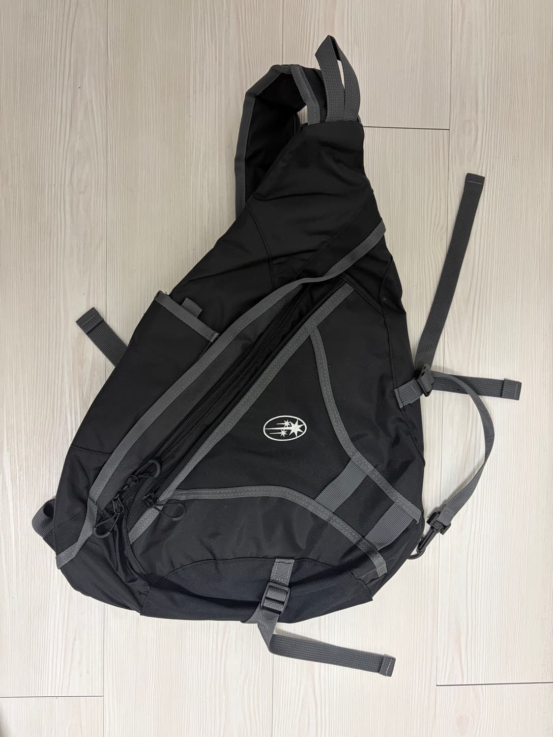 나이스고스트클럽 크로스백 상품이미지1