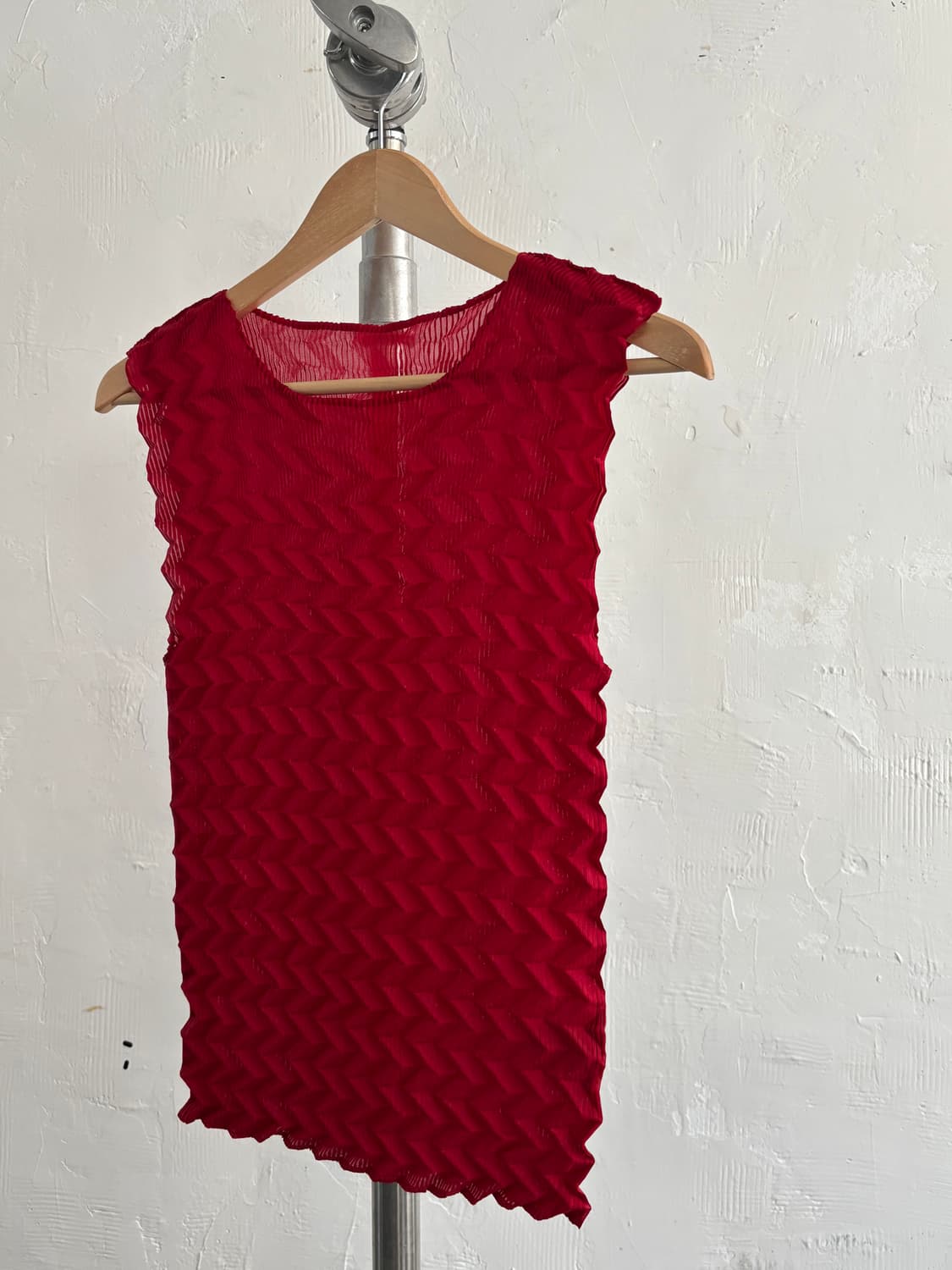 Issey Miyake 이세이미야케 레드 지그재그 플리츠 나시  상품이미지4