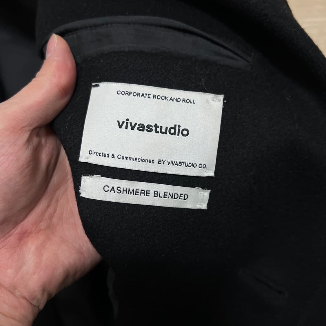 비바스튜디오 미니멀 캐시미어 블렌디드 싱글 롱코트 [블랙] M/95 상품이미지4