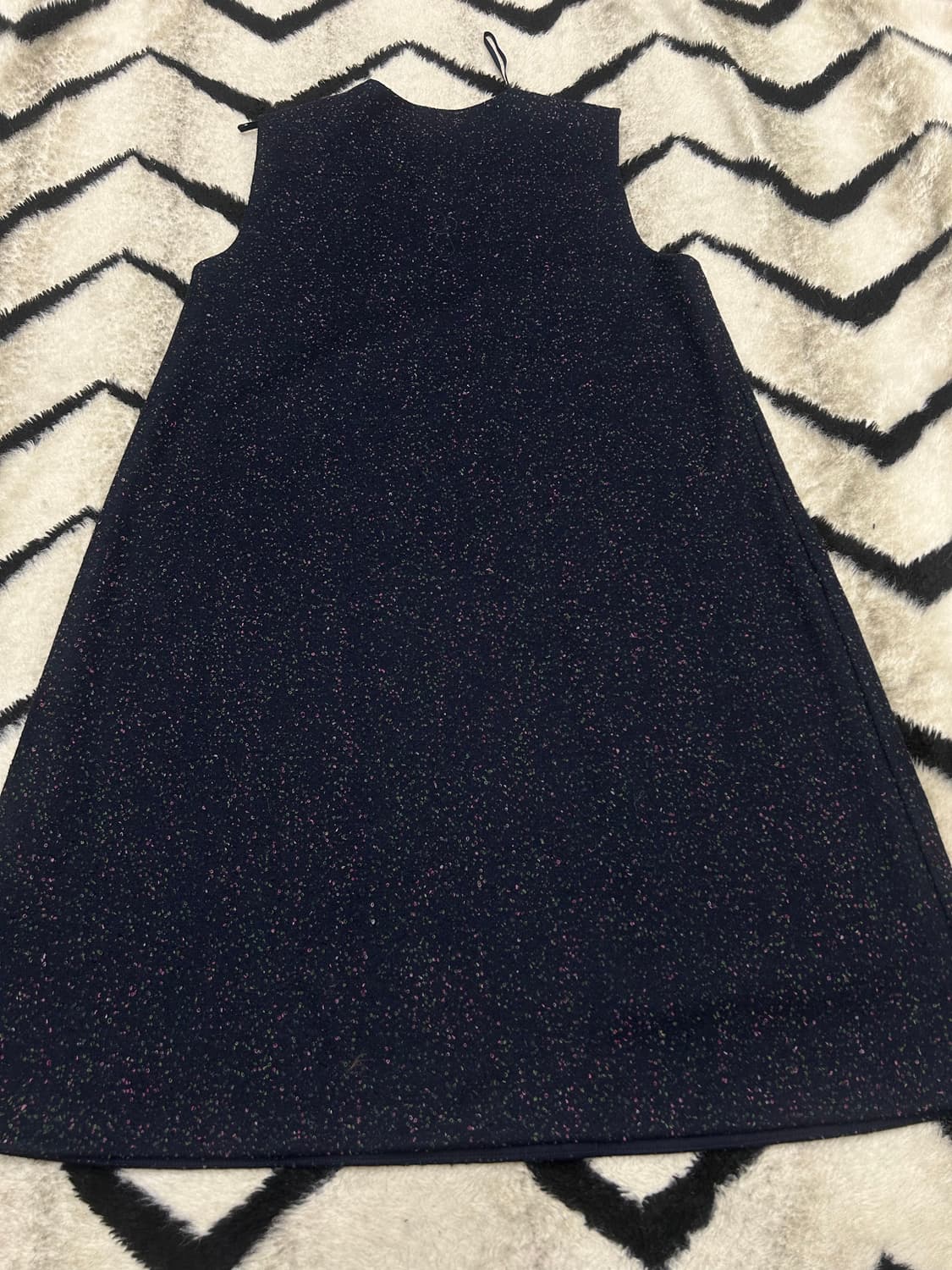 [36]COS 메리노울 V넥 A라인 포켓 원피스/짙은네이비 상품이미지3