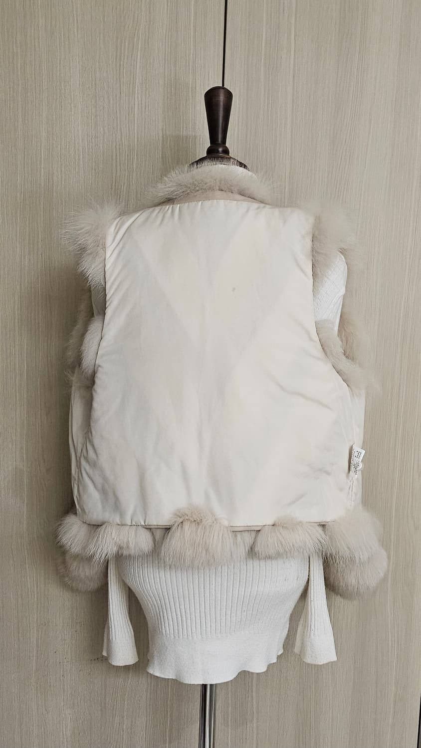 애쉬브라운 시가폭스 페이크퍼 베스트 (M) 55~66 시착 새상품 상품이미지7