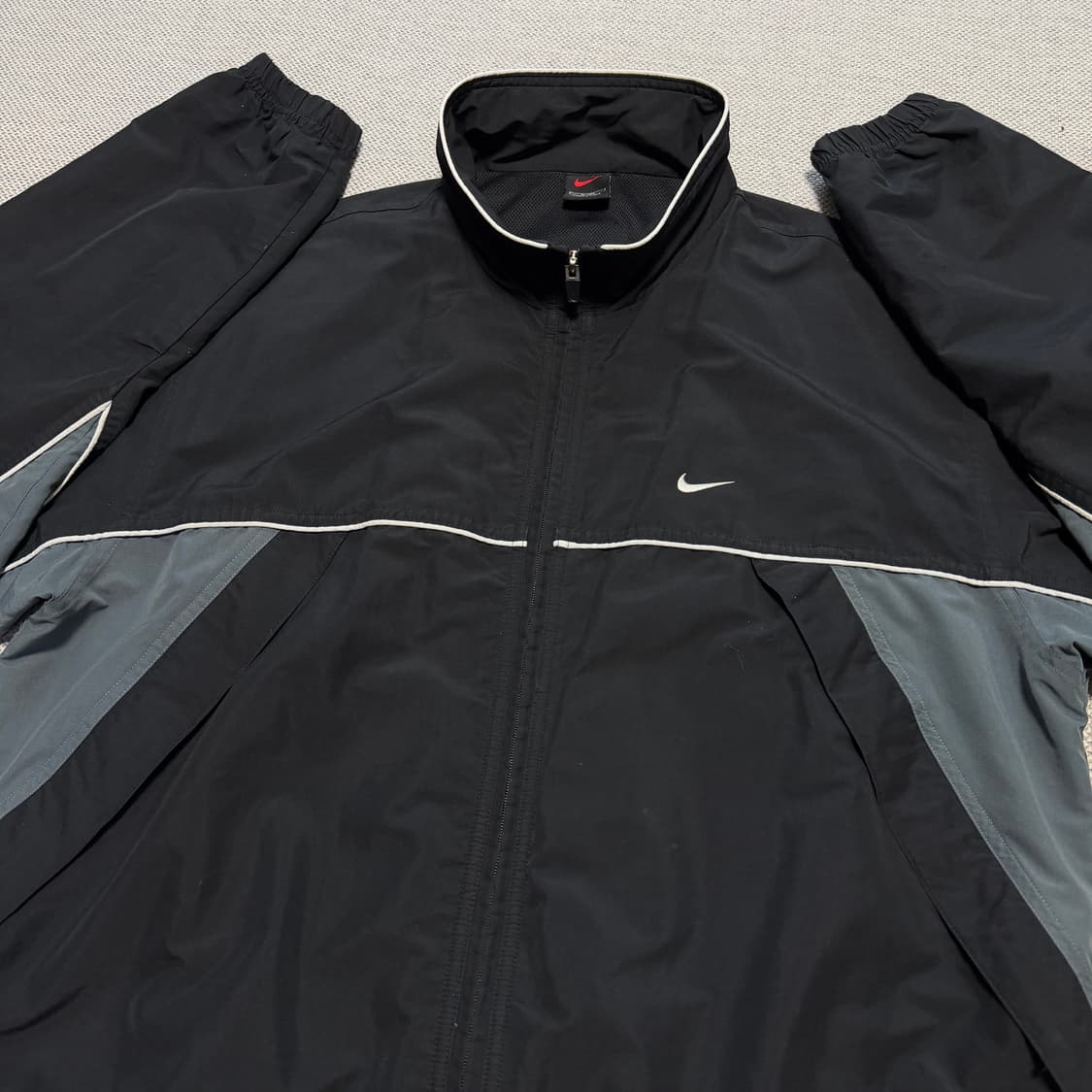 나이키 올드스쿨 빅스우시 바람막이 상품이미지4