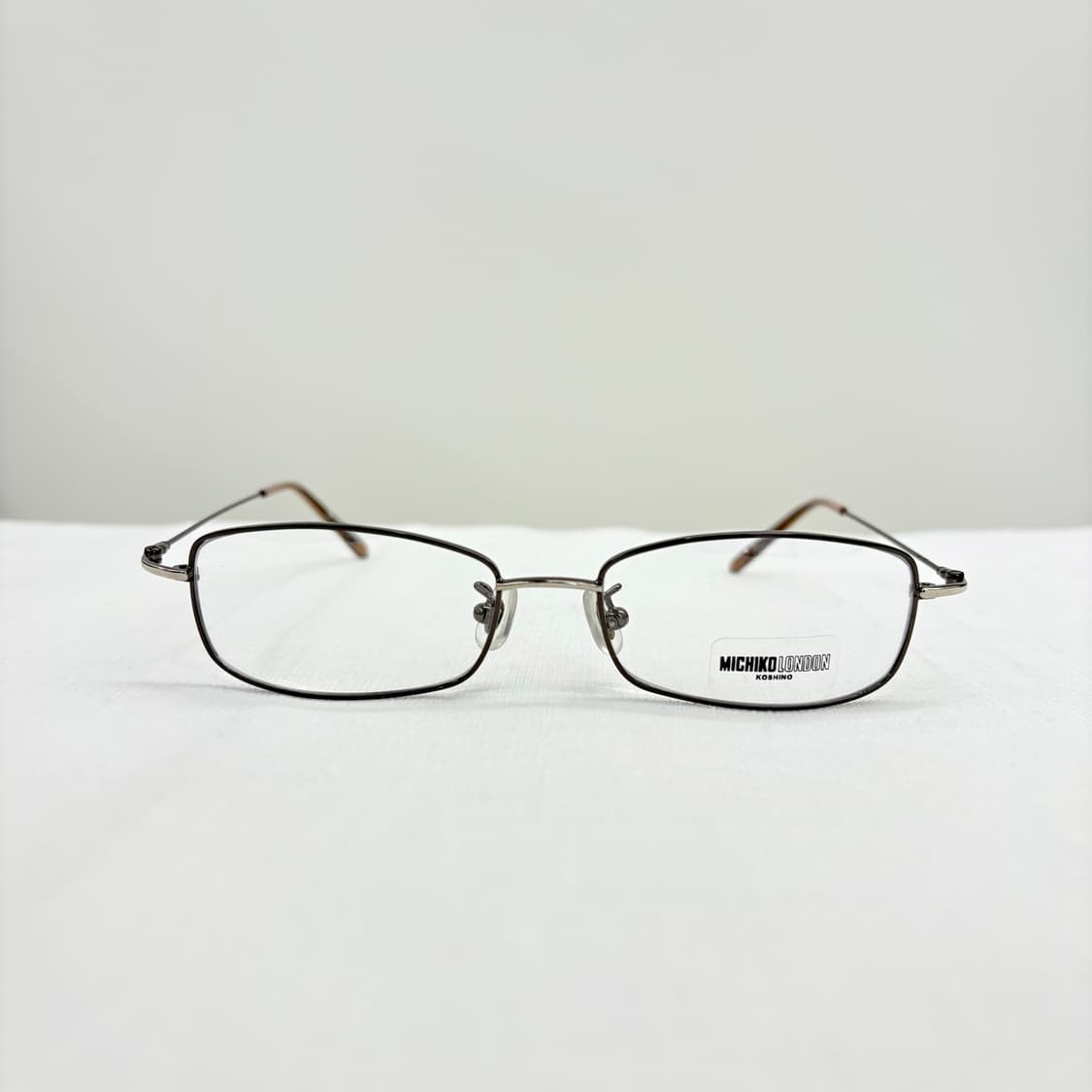 MICHIKO LONDON 미치코런던 브라운 사각 메탈테 상품이미지1