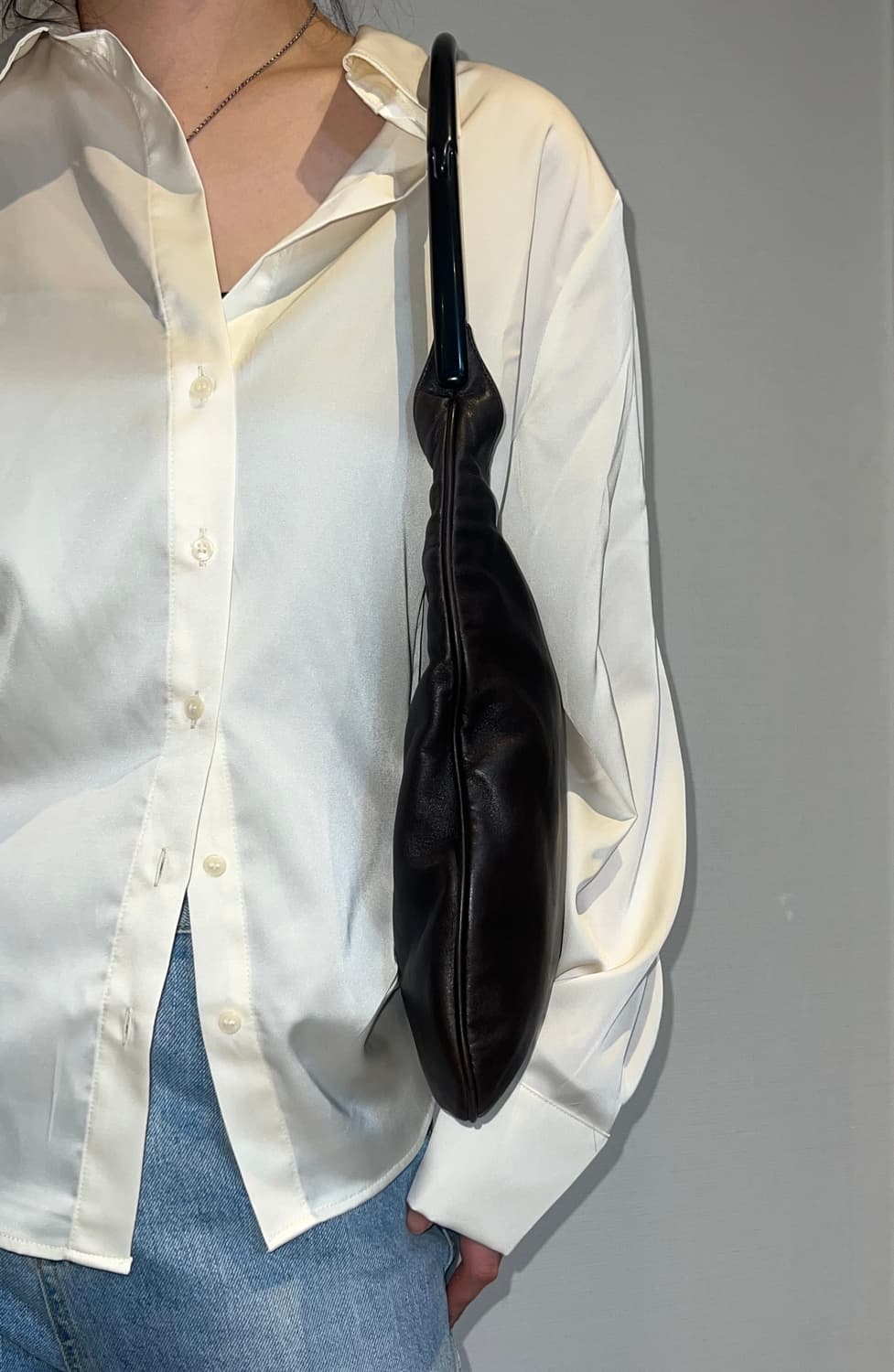 프라다 레더 숄더백 브라운 상품이미지3