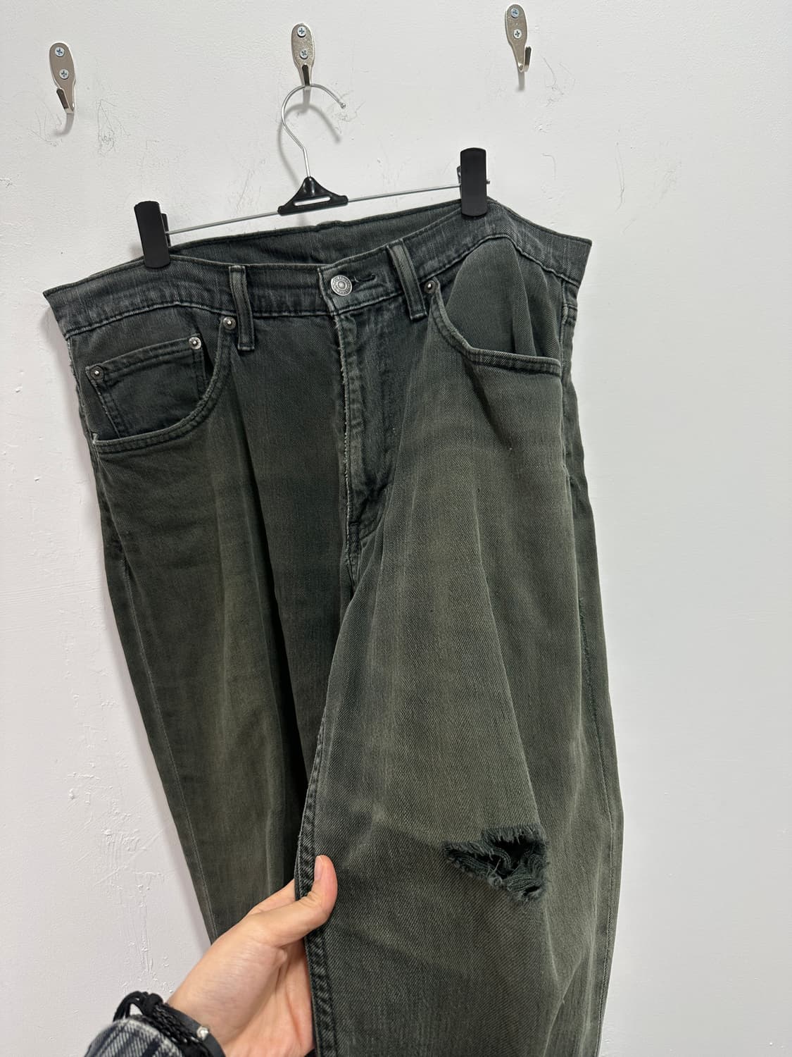 Levi’s vintage destroyed patch denim pan 상품이미지6