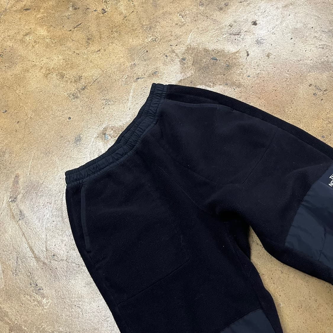 [정품] 노스페이스 블랙 플리스 조거팬츠 b16 상품이미지1