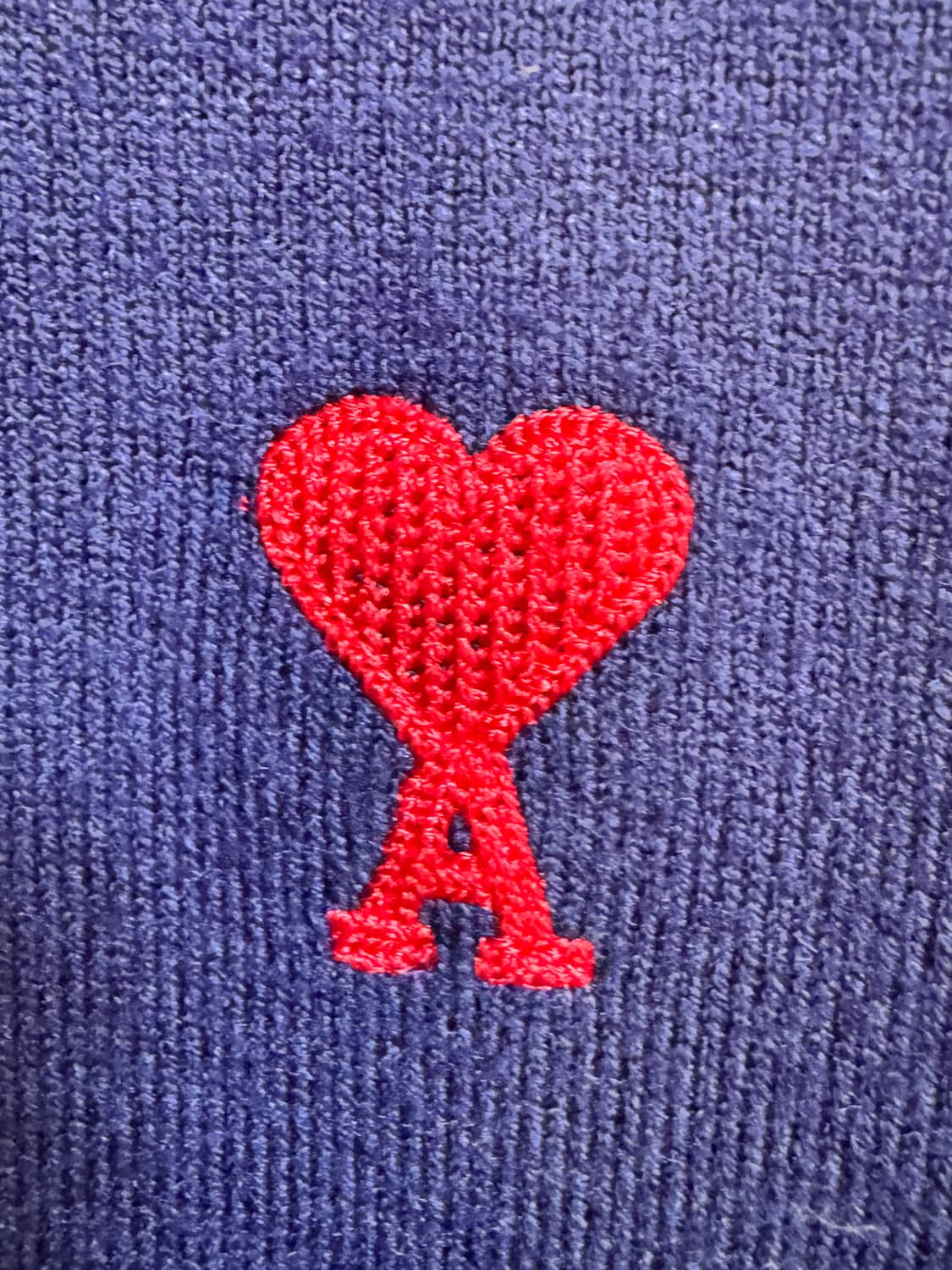 아미 네이비 하트 로고 스웨터 상품이미지6