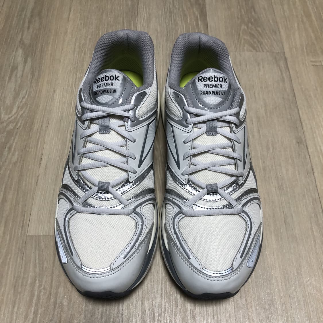 (270) 리복 X 라이풀 프리미어 로드 플러스 화이트 그레이 상품이미지10