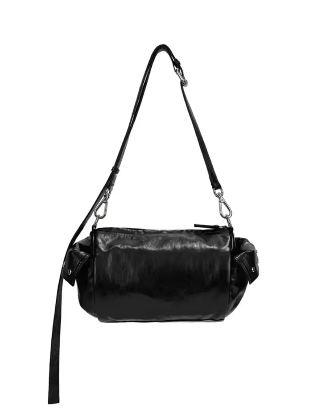 다이닛 STUD POCKET BAG IN BLACK 상품이미지3